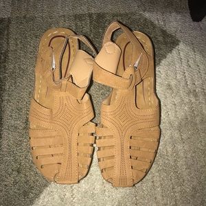 Tan colored women’s sandals NWOT